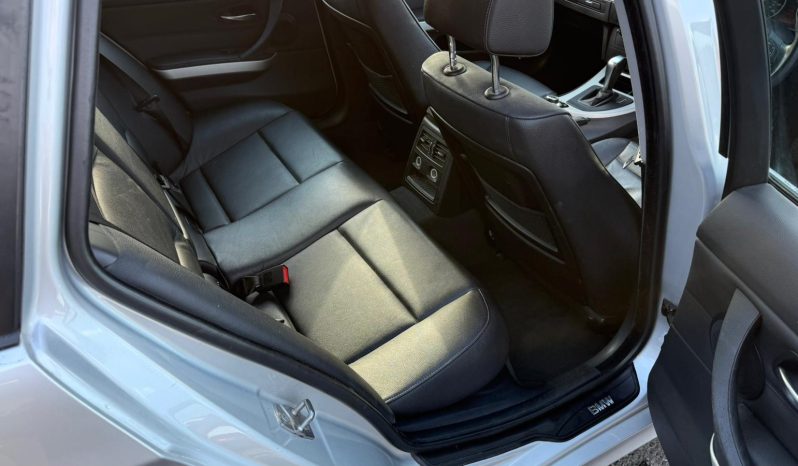 BMW 320i Se Bus Edition A full