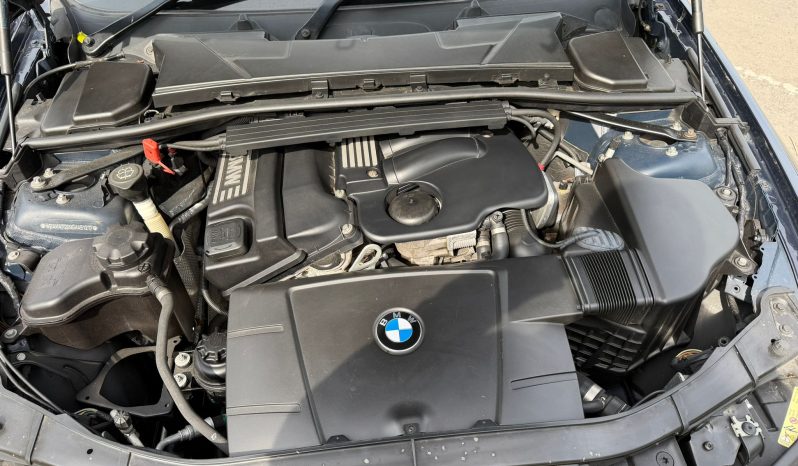 BMW 320i SE Auto full