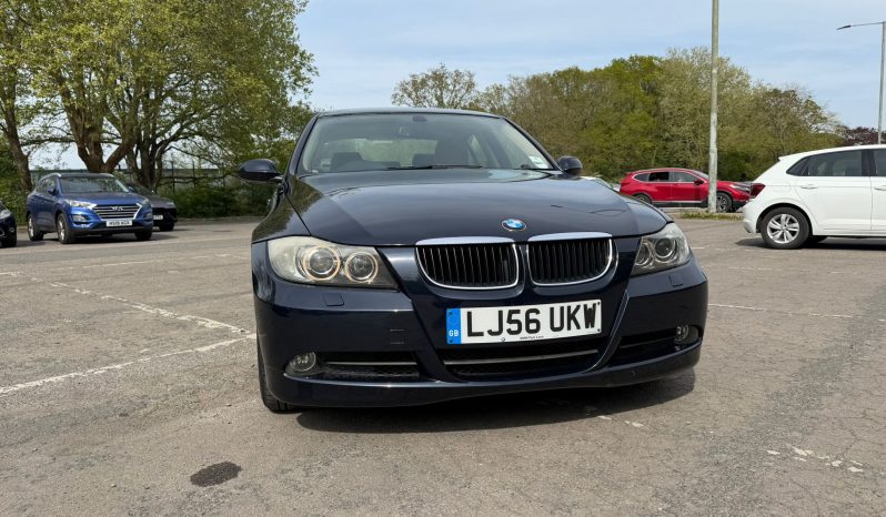 BMW 320i SE Auto full