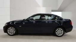 BMW 320i SE Auto full