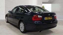 BMW 320i SE Auto full