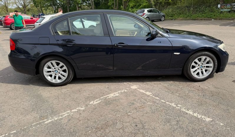 BMW 320i SE Auto full