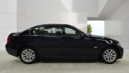 BMW 320i SE Auto full