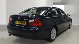 BMW 320i SE Auto full