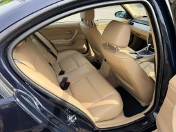 BMW 320i SE Auto full