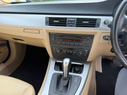 BMW 320i SE Auto full